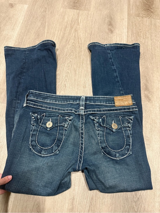 True Religion Denim - True Religion Women's low rise Boot Cut Jeans with Signature Pocket Stitching